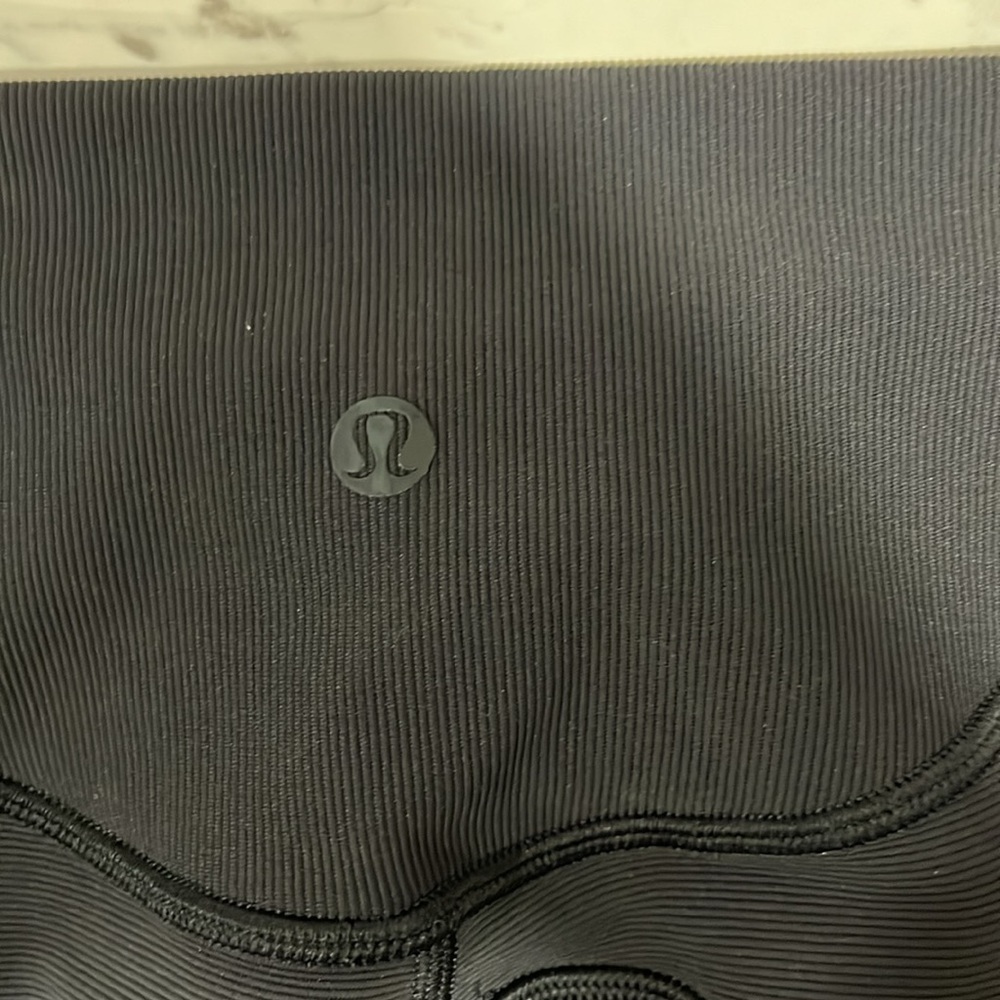 Lululemon Ribbed Contoured High Rise Crop *17" - Picture 5 of 8